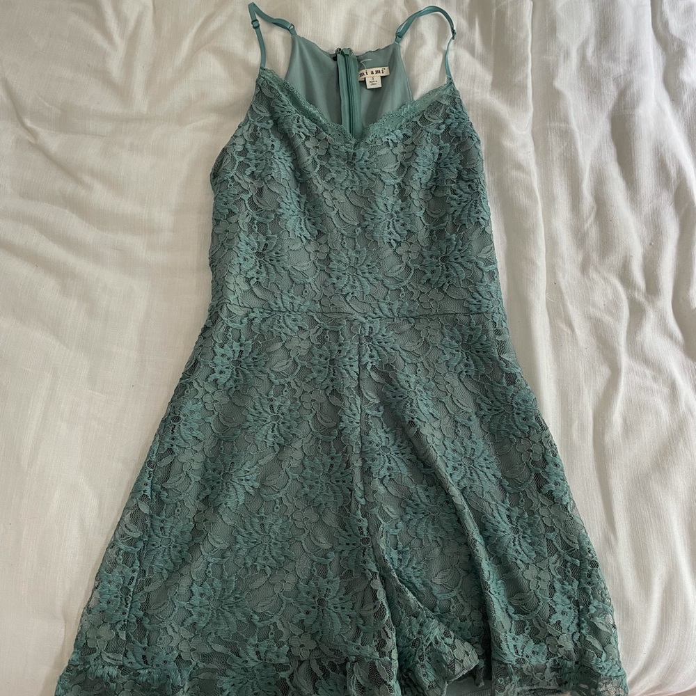 Lace romper - Picture 3 of 5